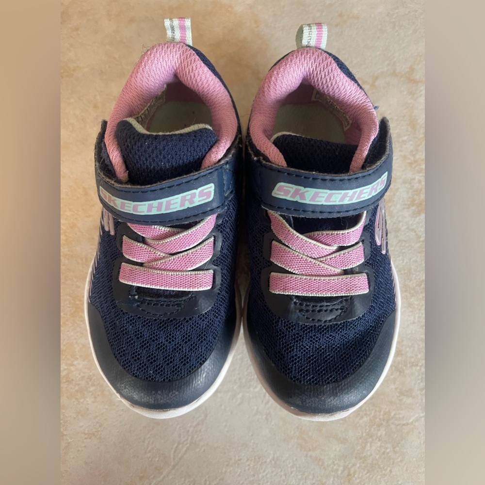 Toddler Girl Size 6 Blue and Pink Skechers